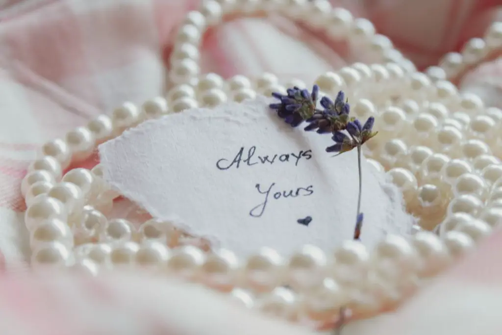 Noces de perle : 7 idées cadeaux pour vos 30 ans de mariage - Parler d