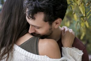 L’engagement dans le couple : c’est quoi concrètement ?