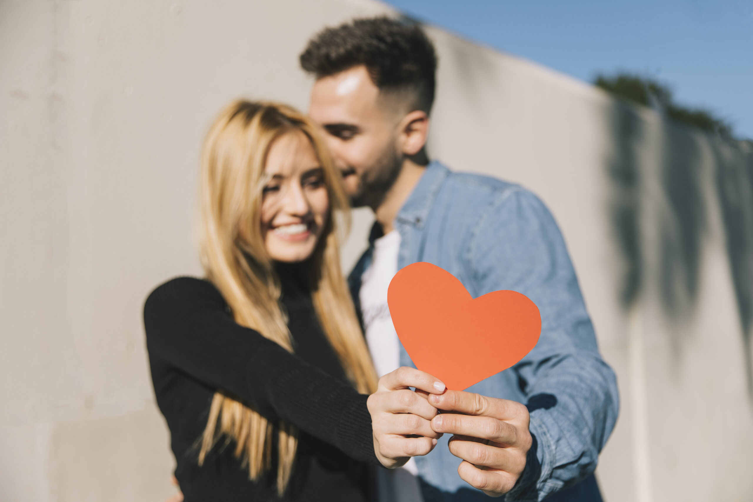 9 Signes de Compatibilité Amoureuse Qui Prédisent une Relation Durable